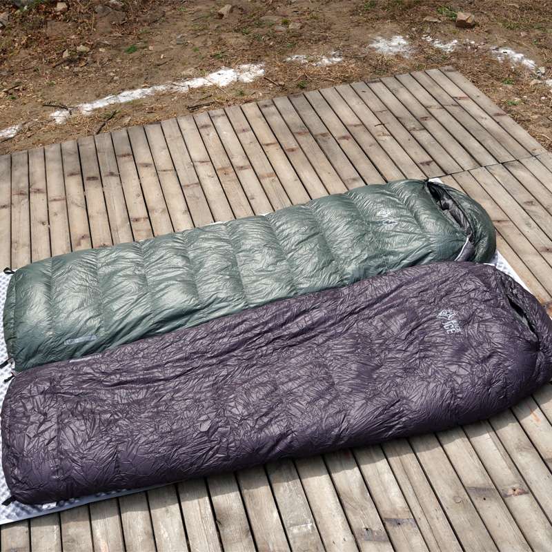 極寒対応の軽量高機能シュラフ