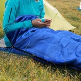 キャンプ用封筒型防湿保温シュラフ収納袋付き